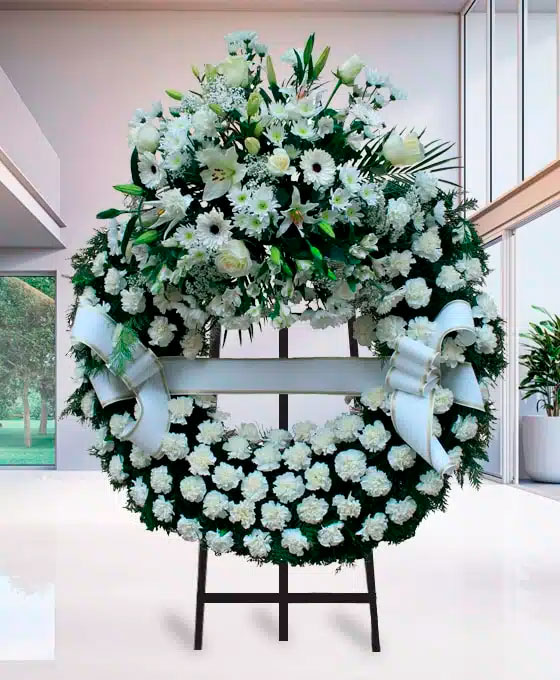 Corona Funeraria de claveles blancos para Tanatorio Municipal Teguise